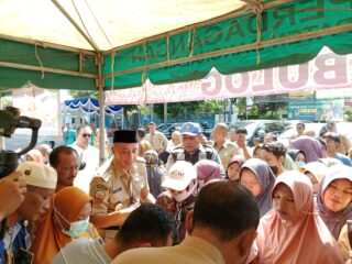 Jaga Stabilitas Harga Sembako Jelang Nataru, Pemkab Bangkalan Gelar Pasar Murah