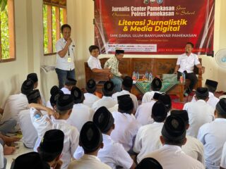 Goes To School, JCP Pamekasan Bekali Literasi Jurnalistik Siswa SMK Darul Ulum Banyuanyar