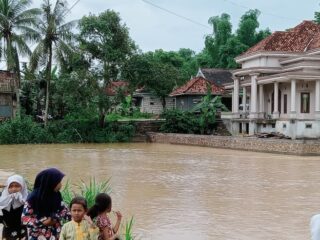 Luapan Sungai Desa Ragang Rendam Sawah dan Rumah Warga, Warga Khawatirkan Keselamatan Ternak