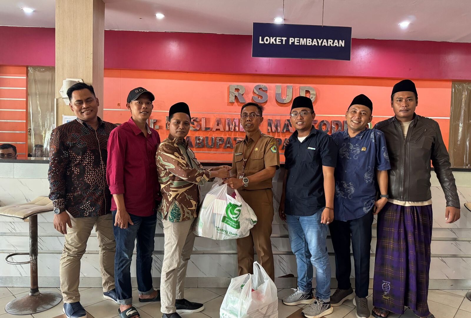 Komisi IV DPRD Pamekasan Suplai Tisu dan Sabun untuk RSUD Smart