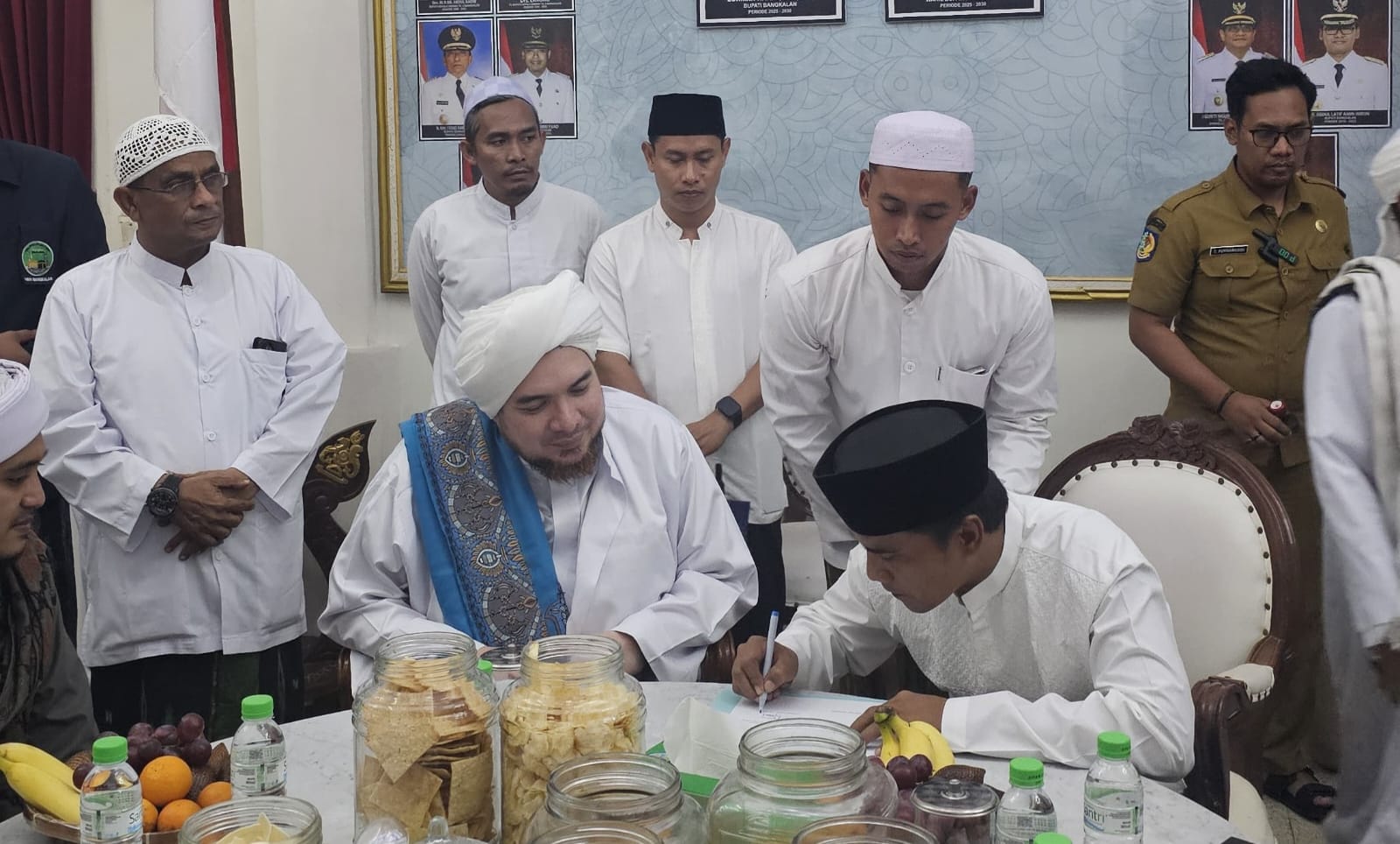 Bupati Bangkalan Terbitkan Aturan Kegiatan, Rapat Wajib Diawali dengan Sholawat