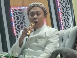 KH Fahrur Rozi