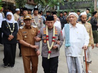 Kapolri Kunjungi Ponpes Al Hamidy  Banyuanyar, Abbas Katandur: Tugas Ulama-Umara Saling Melengkapi