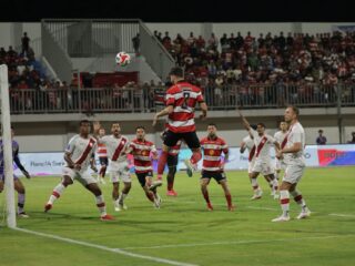 Tampil Perdana di SGMRP Pamekasan, Madura United FC Kalah 2-1 dari Persis Solo