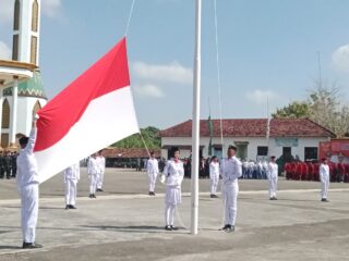 Muspika Arobaya Pilih Laksanakan Upacara 17 Agustus di Pondok Pesantren, Ini Alasannya