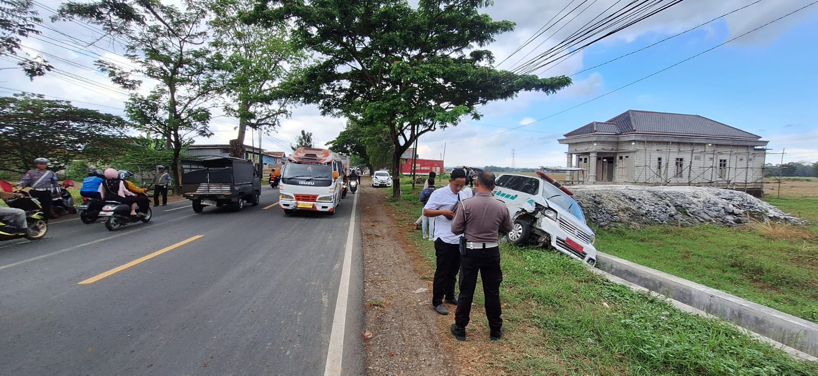 Kecelakaan Beruntun di Bangkalan, Pengendara Motor Tewas di Lokasi