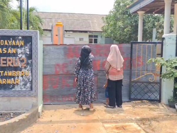 Kembali Disegel Ahli Waris, Siswa SDN Tamberu 2 Pamekasan Belajar Dirumah Warga