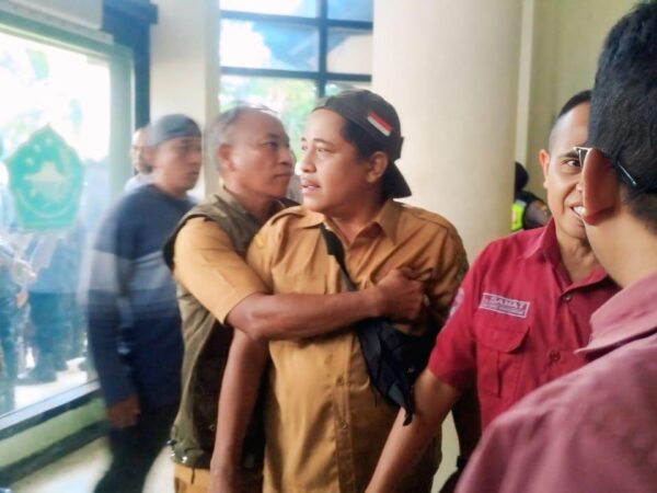 Puluhan Kades ikut "Demo" Saat PKL Aksi Tagih Janji, Bupati Pamekasan: Kebetulan Saja