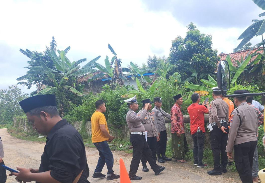 Tabrak Tiang Listrik Roboh Saat Berkendara, Warga Palengaan Pamekasan Meninggal Dunia