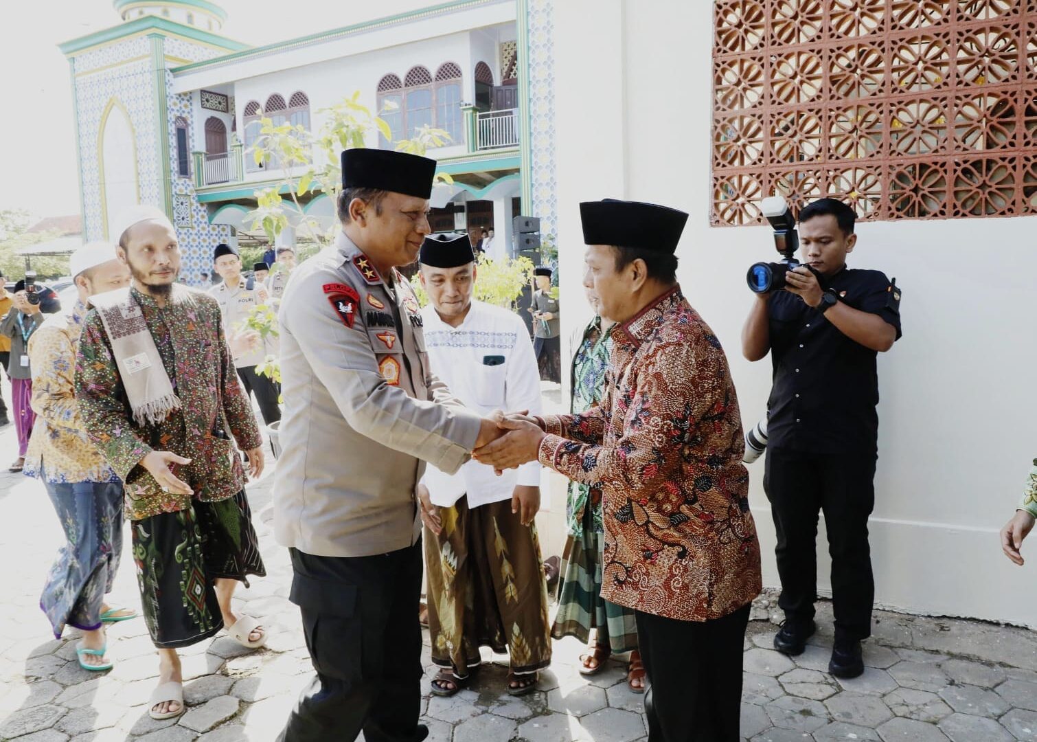 Perkuat Sinergitas Ulama-Aparat, Kapolda Jatim Kunjungi Ponpes Panyeppen Pamekasan