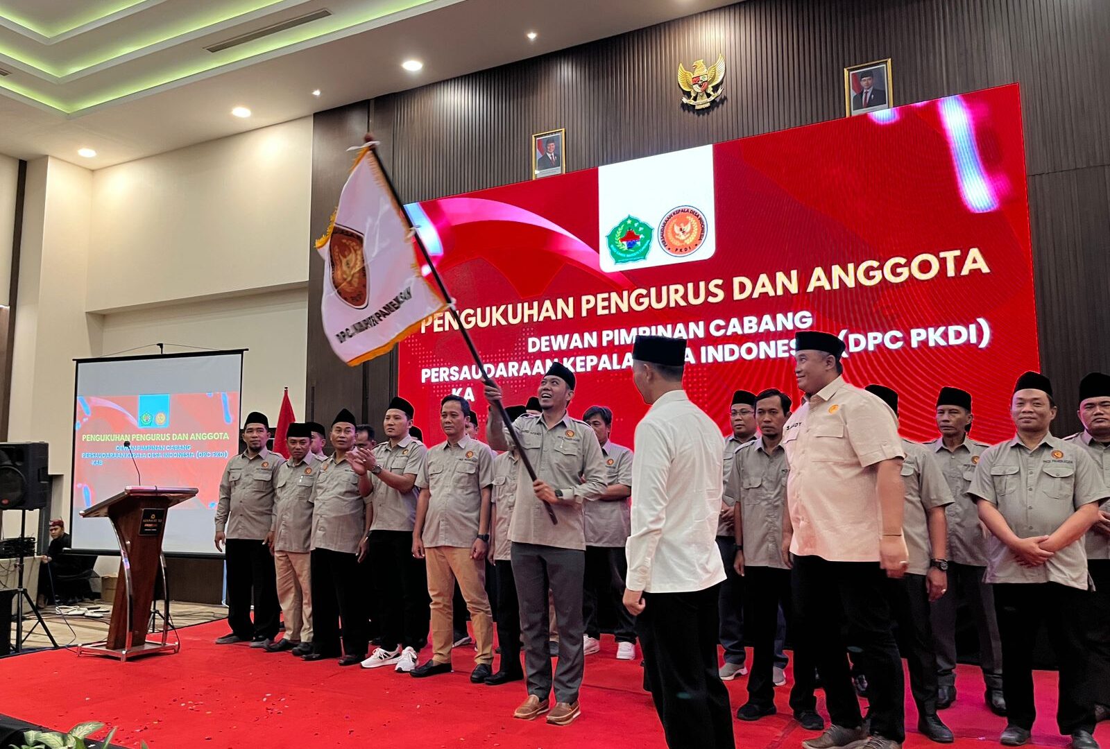 Tidak Dihadiri Bupati, Pengurus DPC PKDI Pamekasan Resmi Dikukuhkan