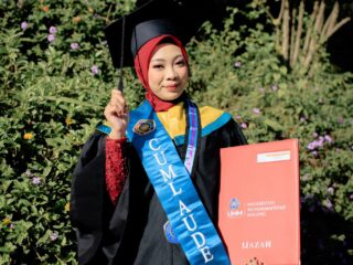 Ulfatul Muslimah, Anak Petani Payudan Berbekal Hafidzah Qur'an Taklukkan Mimpi Magister Psikologi UM Malang