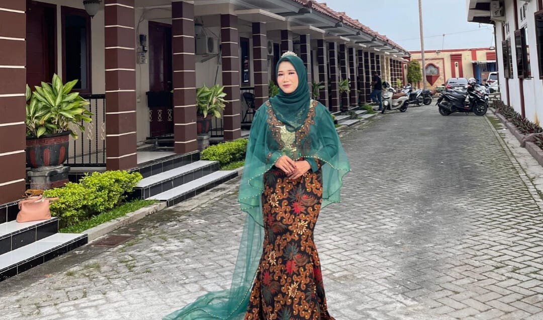 Kritik Jalan Rusak, Mahasiswi IAI Al-Khairat Pamekasan Juara Lomba Esai HPN dan HUT PWI