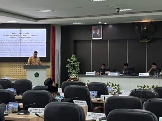 Paripurna DPRD Pamekasan, Fraksi Demokrat Kritisi Raperda Bupati Rencana Penggabungan DLH