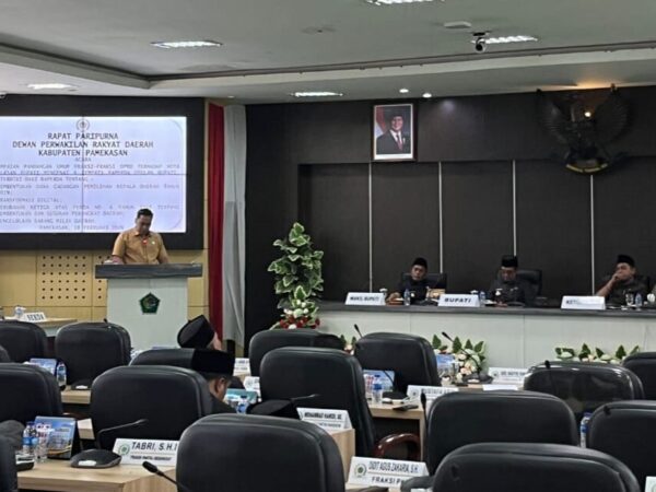 Paripurna DPRD Pamekasan, Fraksi Demokrat Kritisi Raperda Bupati Rencana Penggabungan DLH