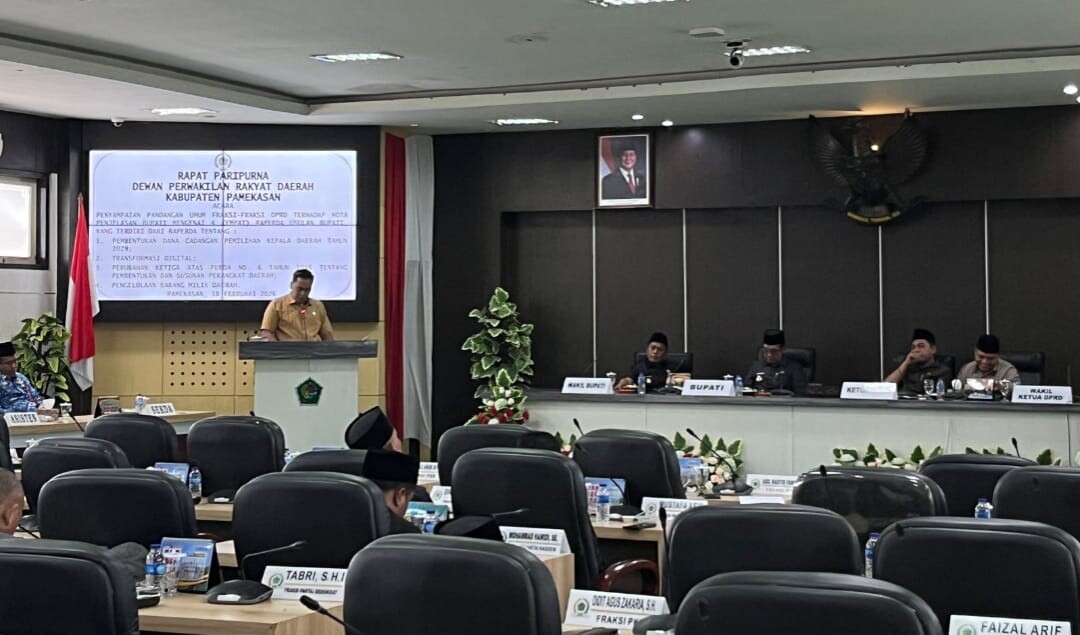 Paripurna DPRD Pamekasan, Fraksi Demokrat Kritisi Raperda Bupati Rencana Penggabungan DLH