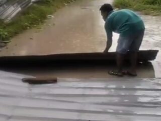 Angin Kencang Terjang Dua Kecamatan di Sampang: Belasan Rumah Rusak, Satu Bangunan Madrasah Terdampak