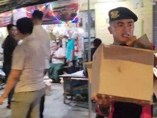 Ratusan Botol Miras Disita Polisi Saat Razia Warkop di Bangkalan