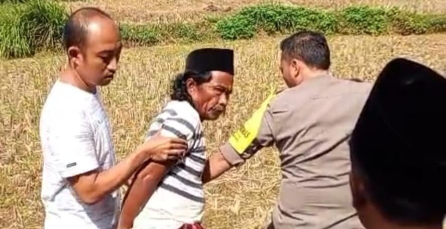 Tragedi Berdarah di Persawahan Sampang: Pria 55 Tahun Tewas Ditusuk Tetangga Menggunakan Bambu Berujung Pisau