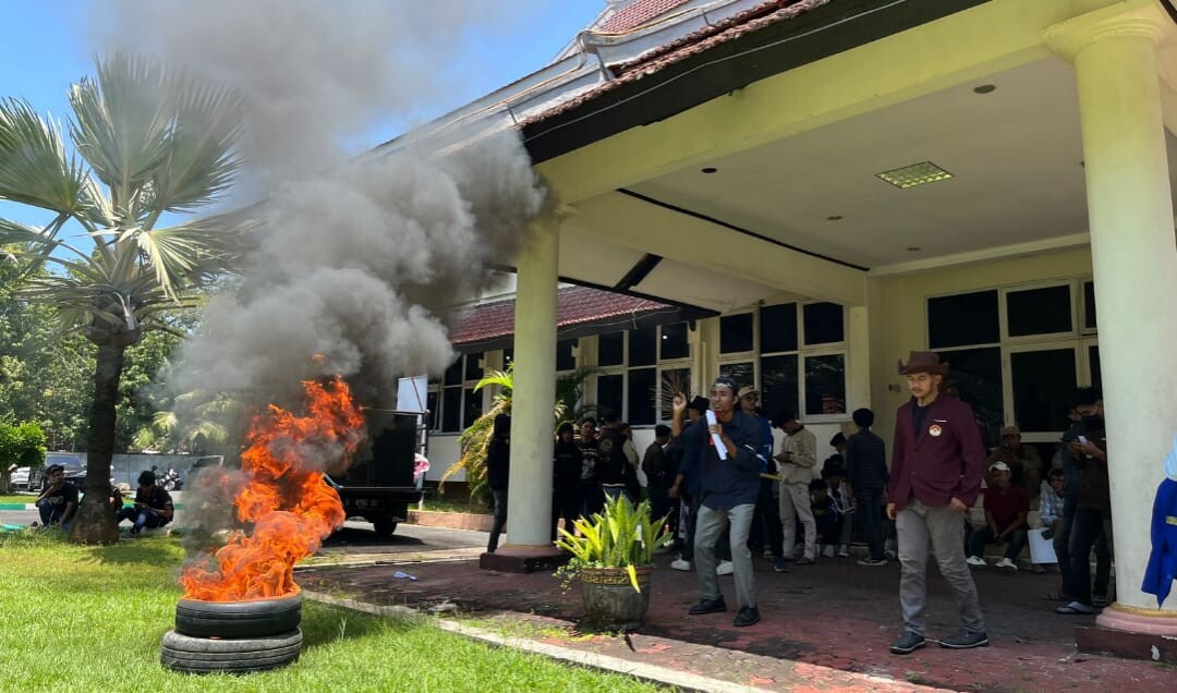MBG Diduga Jadi Ladang Maling, PMII UIN Madura Pamekasan Demo Pemda