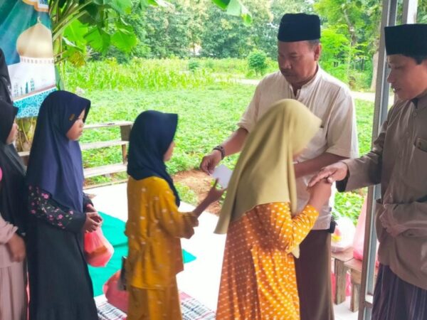 55 Anak Yatim Terima Santunan Ketua Dekopinda, Gerakan koperasi Sumenep dan Buka Puasa Bersama