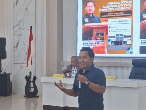 Asesor UKW Dewan Pers Latih Polisi Pamekasan Menulis Konten dan AI