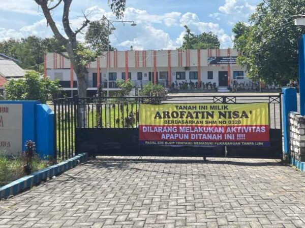 Mantan Bendahara Yayasan Segel SMK Kesehatan Nusantara Pamekasan, 90 Siswa Telantar