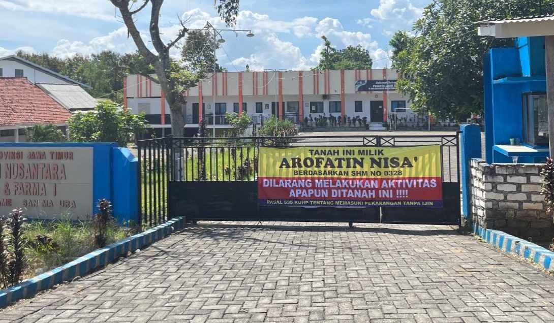 Mantan Bendahara Yayasan Segel SMK Kesehatan Nusantara Pamekasan, 90 Siswa Telantar
