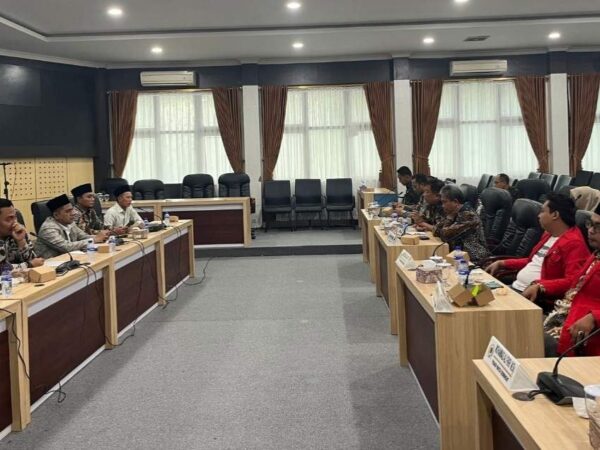 Soroti Layanan Kesehatan, GMNI Pamekasan Geruduk Kantor Dewan