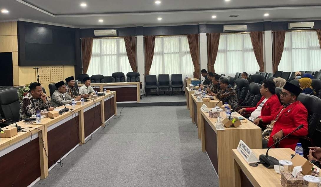 Soroti Layanan Kesehatan, GMNI Pamekasan Geruduk Kantor Dewan
