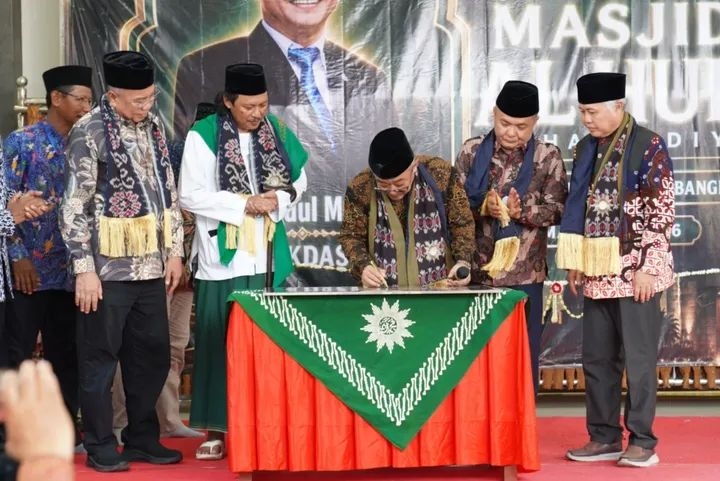 Menteri Pendidikan Resmikan Masjid Muhammadiyah di Bangkalan, Dorong Fungsi Ibadah dan Sosial