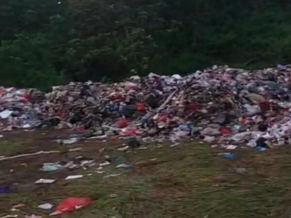 Warga Menolak, DLH Bangkalan Tetap Buang Sampah di Lahan Rencana Islamic Science Park