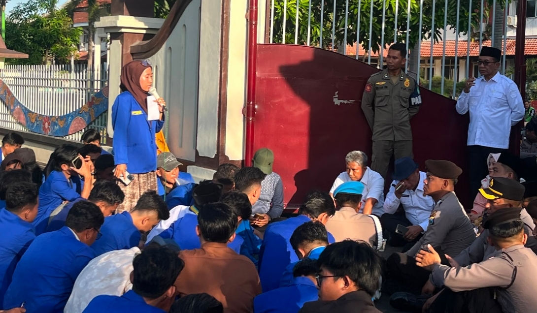 Minta Evaluasi MBG-KDKMP, PC PMII Pamekasan Kepung Kantor DPRD