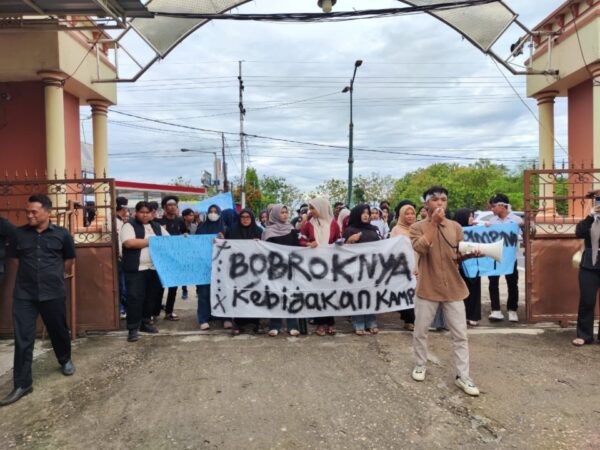 Mahasiswa UPI Sumenep Gelar Aksi Demonstrasi, Tuntut Kepastian Beasiswa dan Transparansi Kampus