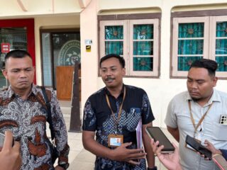 Hanya Antarkan Petugas Bank, Tokoh Pamekasan Bingung Ikut Tergugat Kasus Debitur
