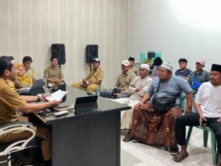 Proyek Jalan Tlagah-Bulangan Mangkrak, Warga Pegantenan Datangi PUPR Pamekasan