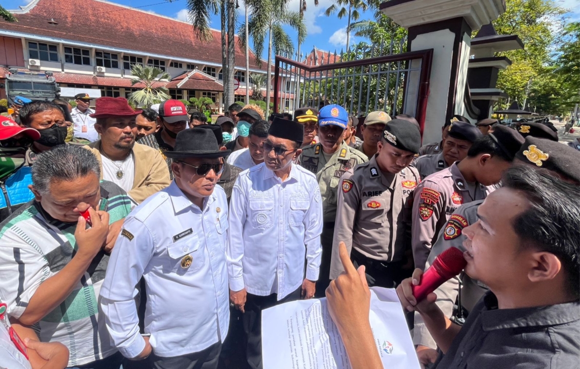 Soroti Plt, Formatur Kembali Demo Bupati Pamekasan