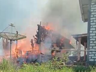 Musala Kayu Milik Lansia Ludes Terbakar Api di Waru Pamekasan