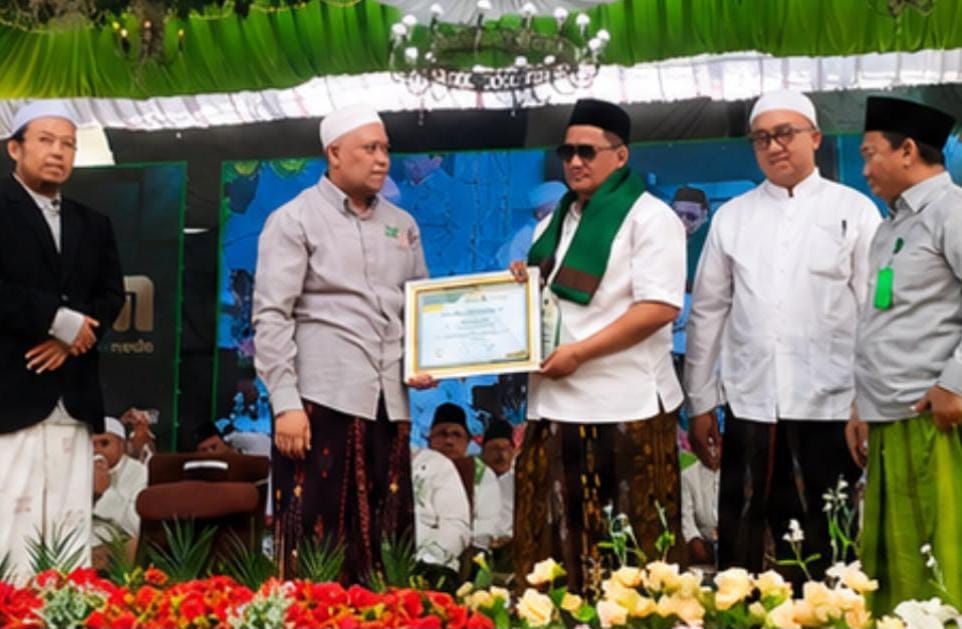Sultan Madura Haji Her Sumbang Rp500 Juta pada IDB Banyuanyar Pamekasan