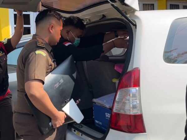Diduga Masalah Proyek, Kejari Geledah Kantor PUPR Pamekasan