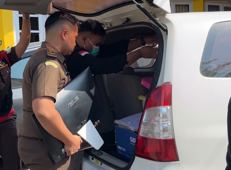 Diduga Masalah Proyek, Kejari Geledah Kantor PUPR Pamekasan