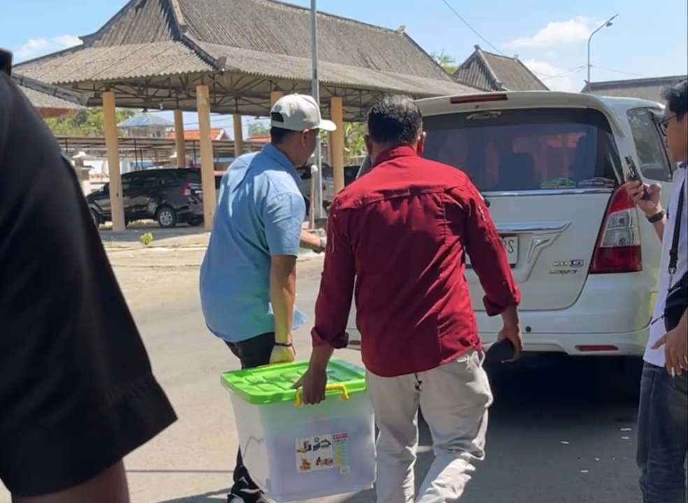 Lanjutan Proyek Jalan, Kejari Pamekasan Sita Berkas dari Ruang Pemkab Pamekasan