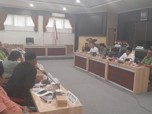 Korban Dugaan Investasi Bodong BRI Pamekasan Geruduk DPRD, Desak Telusuri Aliran Dana