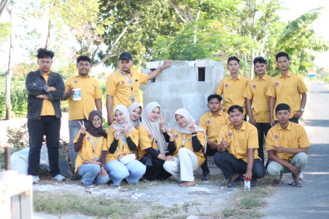 KKN Kelompok 10 UNIRA Pamekasan Ciptakan Inovasi Pengelolaan Sampah Rocket Stove