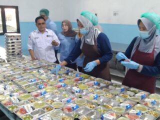 Dituding Timbulkan Bau Tak Sedap, Pengelola SPPG Gili Timur Tantang Cek Langsung ke Lokasi