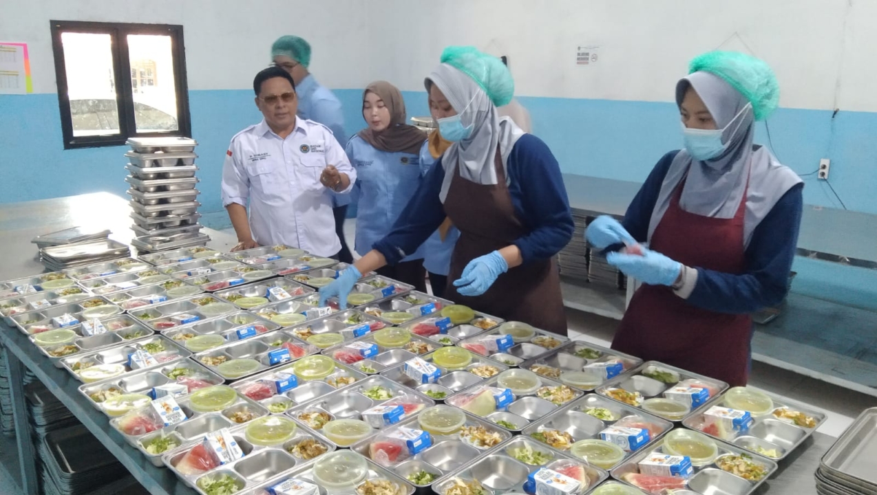 Dituding Timbulkan Bau Tak Sedap, Pengelola SPPG Gili Timur Tantang Cek Langsung ke Lokasi
