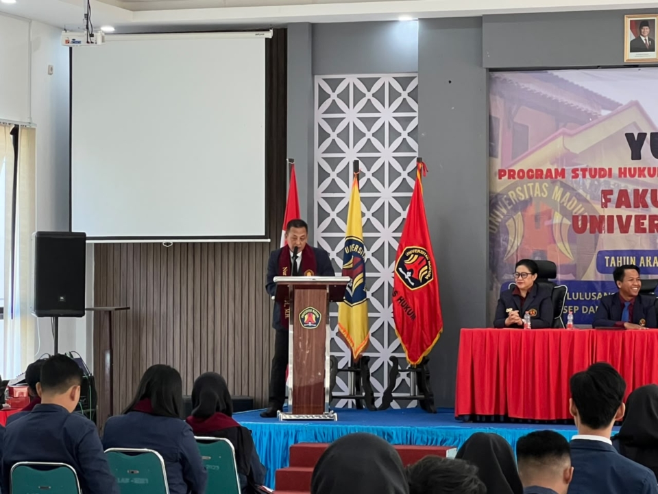 Membanggakan! Advokat Bumi Bahari Sampang Raih Lulusan Terbaik Magister Hukum UNIRA