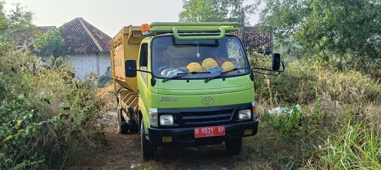 DLH Pamekasan Siap Perbaiki Sampah Hasil Tebangan Pohon