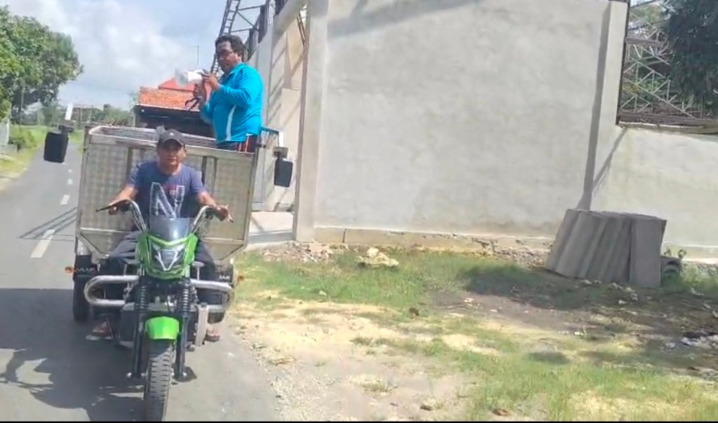 Pelanggan Tembus 85 KK, TPS3R Bintang Jaya Pakong Angkut Sampah hingga 6 Kali Sehari