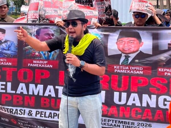 Jaka Jatim Demo Kejati Jatim Soal Dugaan Korupsi APBD Pamekasan Rp85,2 Miliar